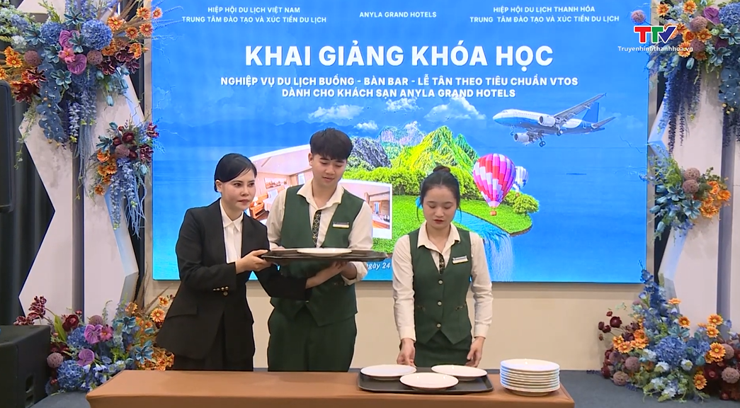 Khai giảng lớp nghiệp vụ du lịch theo tiêu chuẩn kỹ năng nghề du lịch Việt Nam